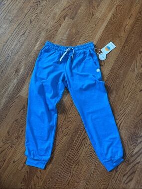Vuori brand Women's Bright Blue Performance Jogger Sweatpants  Size XS  NWT